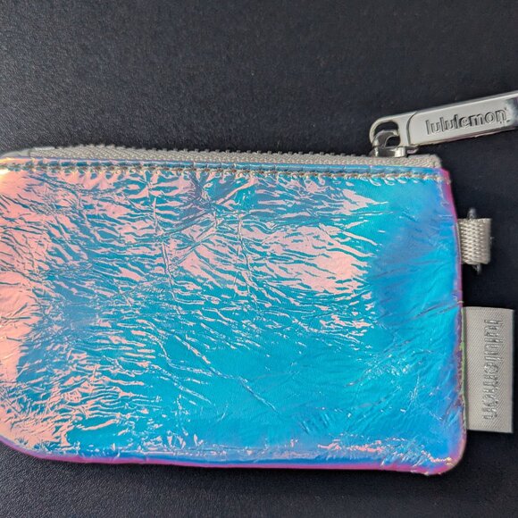 Lululemon Iridescent silver clippable card pouch - Picture 3 of 6